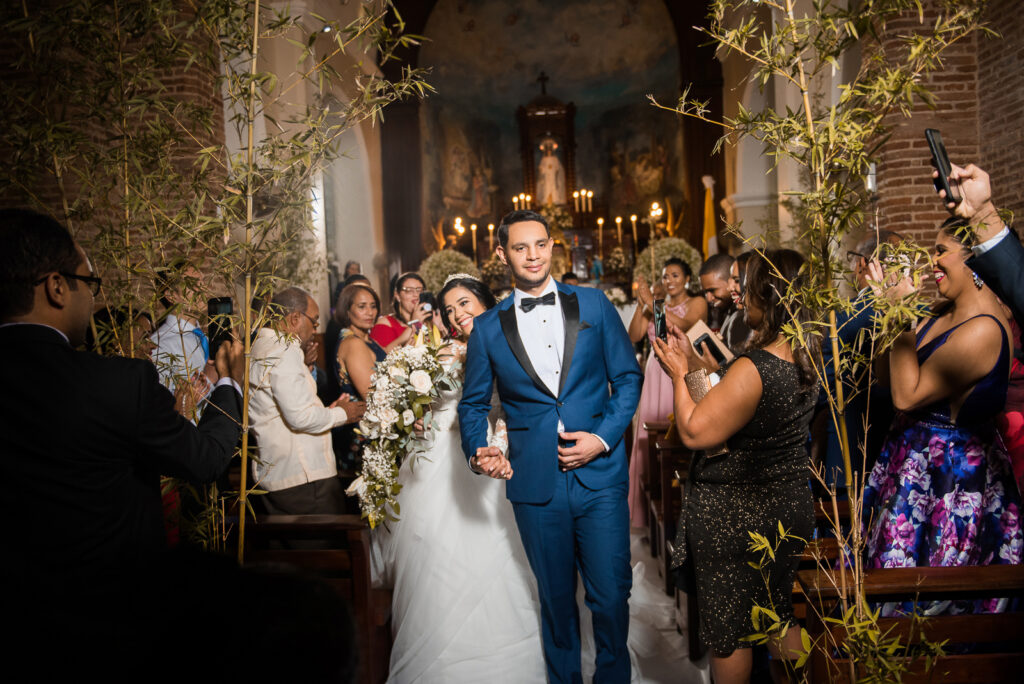 Fotos de la Boda celebrada en la Iglesia del Santo Cerro, La Vega, Republica Dominicana por el fotografo dominicano Greg Dotel Photography