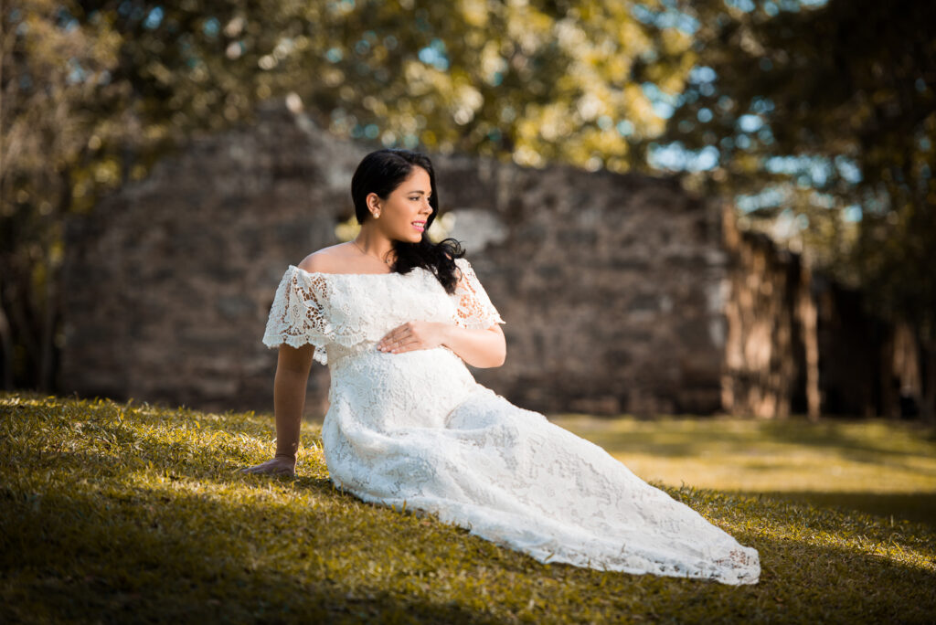 Sesion de fotos de embarazadas en las Ruinas de Emgombre en Santo Domingo, Republica Dominicana por el fotografo dominicano