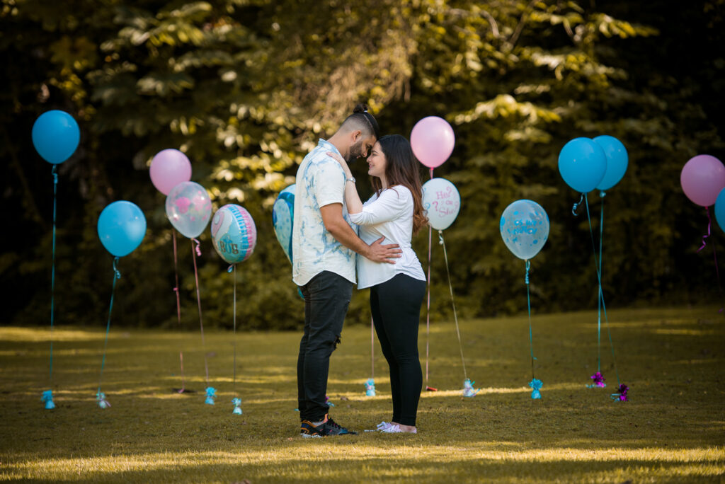 Sesion de fotos de revelacion de sexo del bebe durante el embarazo en el Jardín Botánico de Santo Domingo, Republica Dominicana por el fotografo dominicano