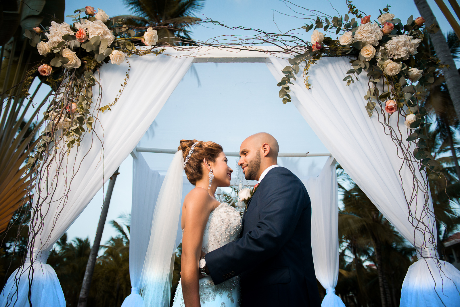 Hermosa boda en el hotel paradisus palma real punta cana, república dominicana por el fotógrafo Greg Dotel Photography