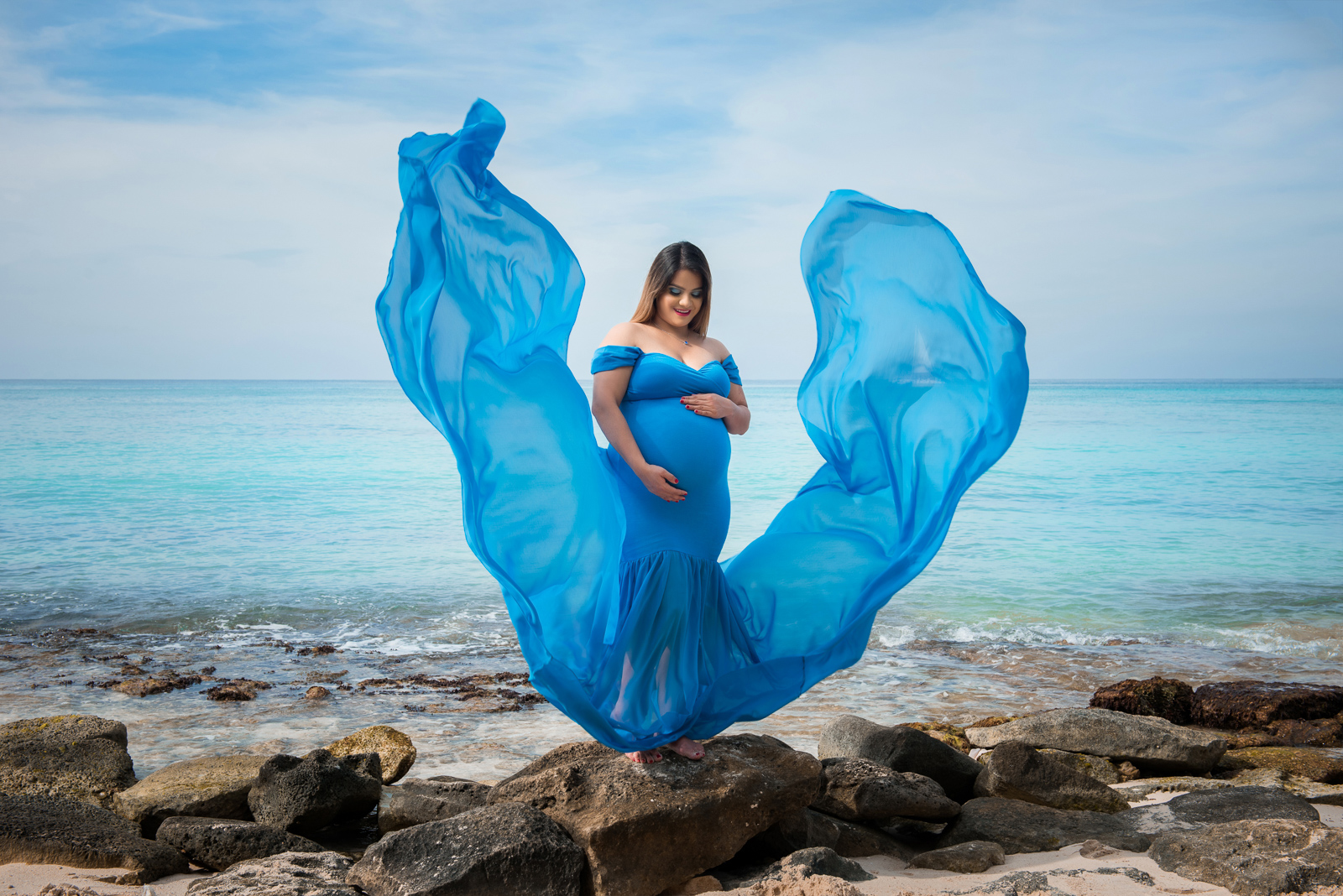 Sesion de fotos para embarazadas en la playa de Bayahibe, La Romana, Republica Dominicana por el fotografo dominicano