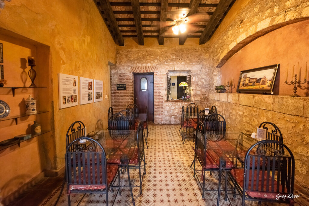 Fotografia de arquitectura e interiores de habitaciones del hotel El Beaterio de la Zona Colonial de Santo Domingo, Republica Dominicana