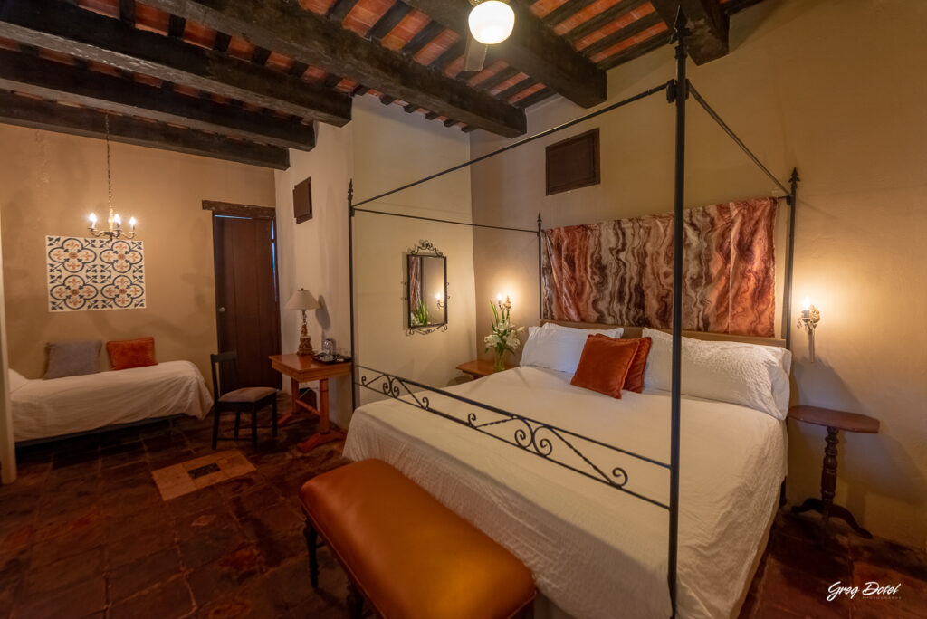 Fotografia de arquitectura e interiores de habitaciones del hotel El Beaterio de la Zona Colonial de Santo Domingo, Republica Dominicana