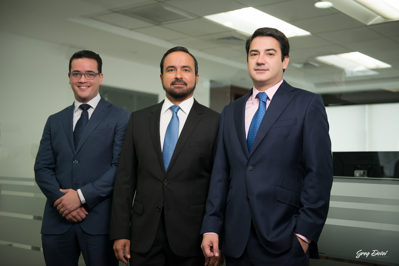 Sesión de fotos de grupo corporativa para la empresa United Capital en Santo Domingo, República Dominicana por el fotógrafo dominicano Greg Dotel