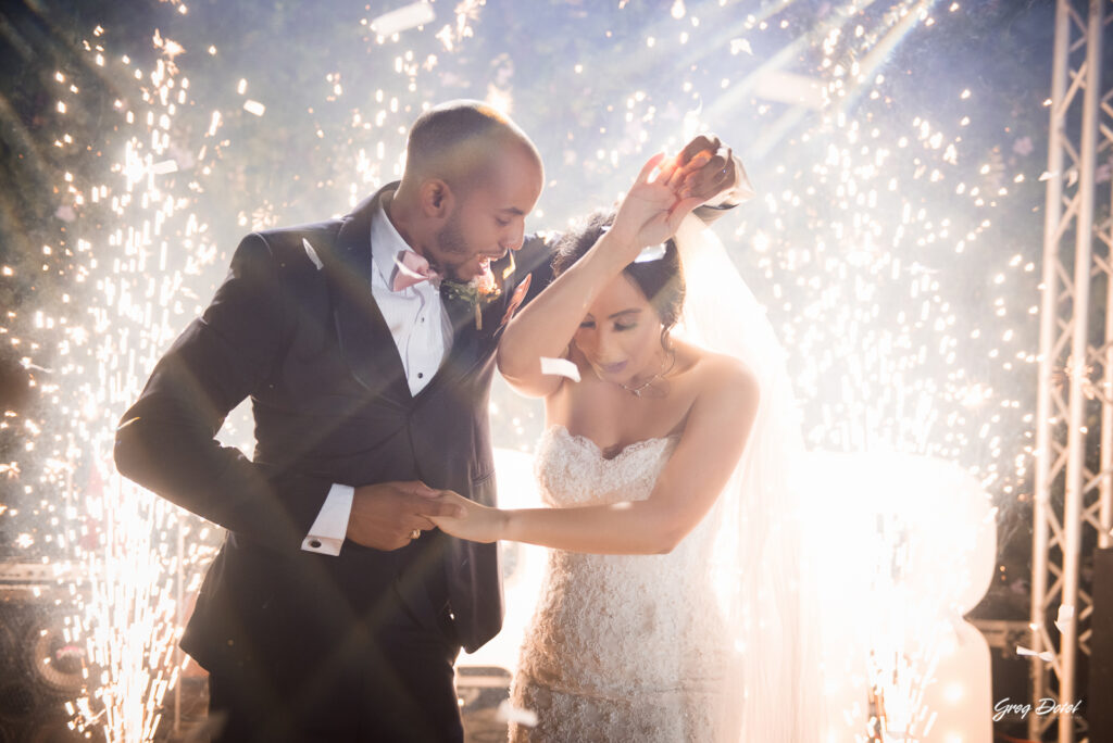 Fotos de la ceremonia y recepcion de la boda en el Hotel Mauad, Santo Domingo, Republica Dominicana por el fotografo dominicano Greg Dotel Photography