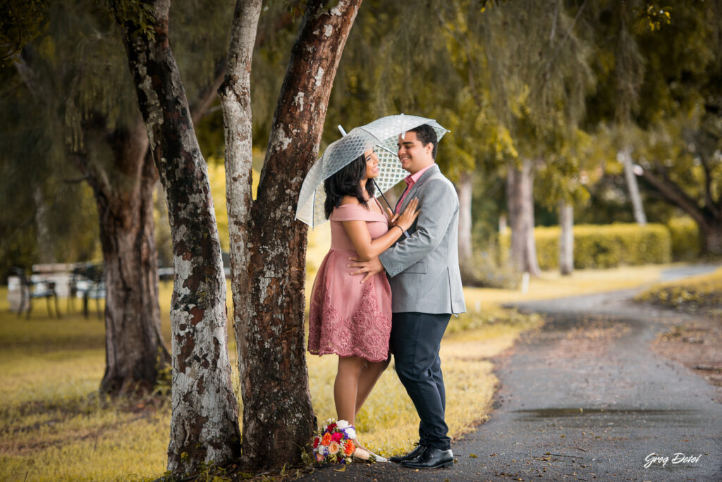 Sesión de fotos pre boda o novios en el Metro Country Club, República Dominicana por el fotografo dominicano Greg Dotel Photography.