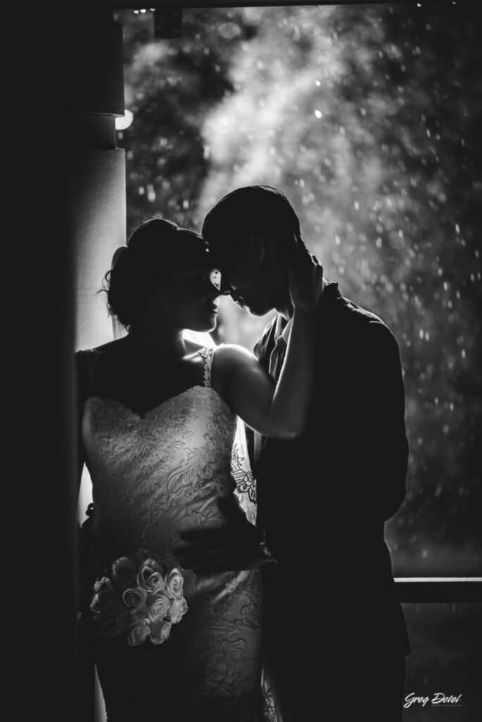 Sesión de fotos de novios o pre boda de Emilie y Carlos en el Jardín Botánico de Santo Domingo, República Dominicana por el fotografo dominicano Greg Dotel Photography
