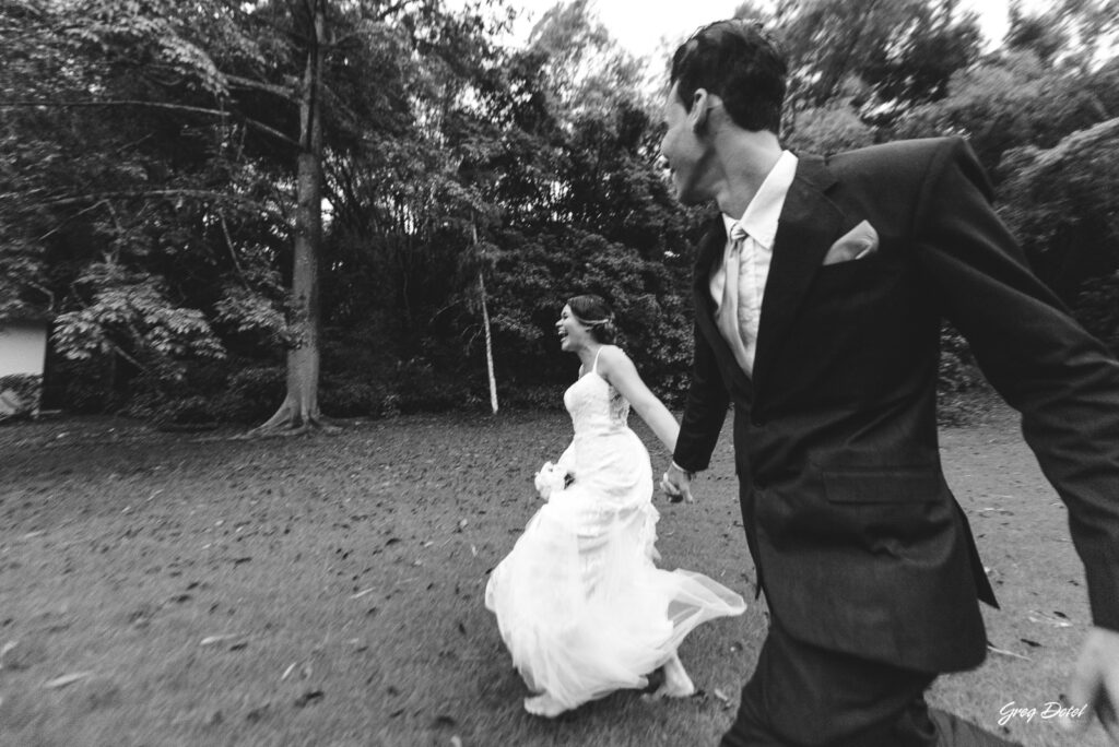 Sesión de fotos de novios o pre boda de Emilie y Carlos en el Jardín Botánico de Santo Domingo, República Dominicana por el fotografo dominicano Greg Dotel Photography