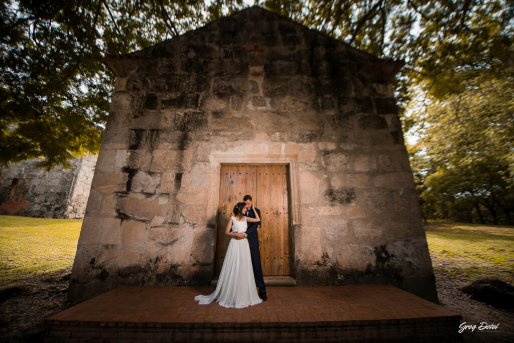 Sesión de fotos de novios o pre boda de Florangel y Cesareo en el las Ruinas de Engombe de Santo Domingo, República Dominicana por el fotografo dominicano Greg Dotel Photography
