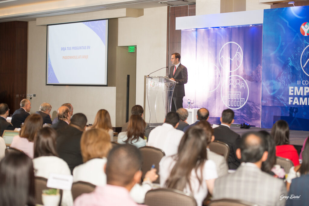 Cobertura fotográfica del 3er seminario de empresas familiares impartido por ANJE. Fue un evento corporativo llevado a cabo en el hotel Real Santo Domingo en la República Dominicana por nuestro equipo de fotógrafos