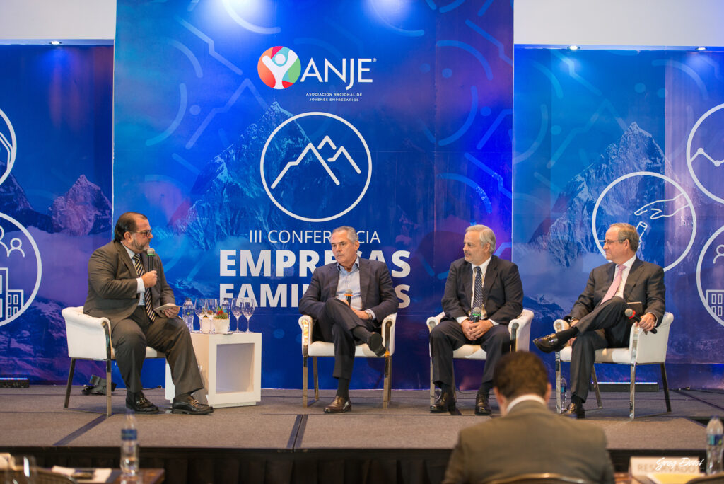 Cobertura fotográfica del 3er seminario de empresas familiares impartido por ANJE. Fue un evento corporativo llevado a cabo en el hotel Real Santo Domingo en la República Dominicana por nuestro equipo de fotógrafos