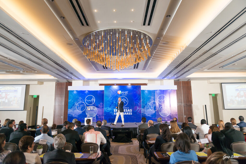 Cobertura fotográfica del 3er seminario de empresas familiares impartido por ANJE. Fue un evento corporativo llevado a cabo en el hotel Real Santo Domingo en la República Dominicana por nuestro equipo de fotógrafos