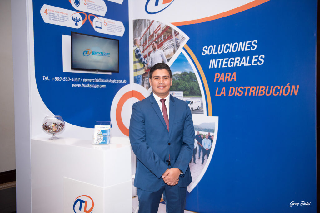 Participación de la empresa Truckslogic Dominicana en el panel de la Revista Mercado de transporte y logística en Santo Domingo, República Dominicana