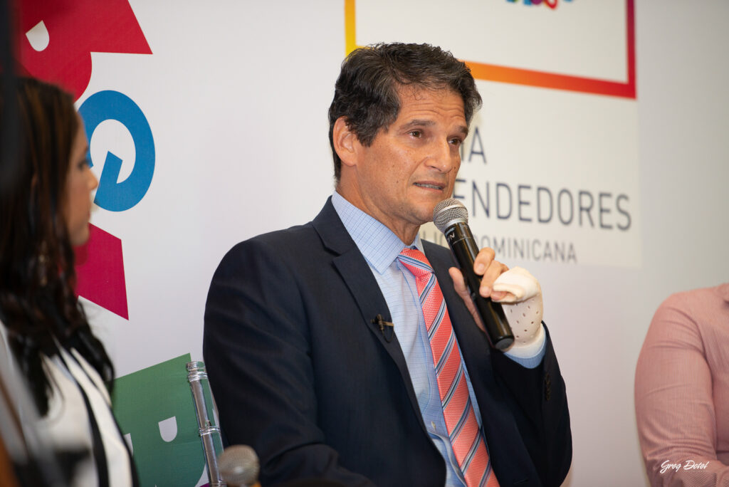Cobertura de la feria emprendedores donde empresas y emprendedores mostraron sus innovaciones en este importante evento corporativo de la República Dominicana
