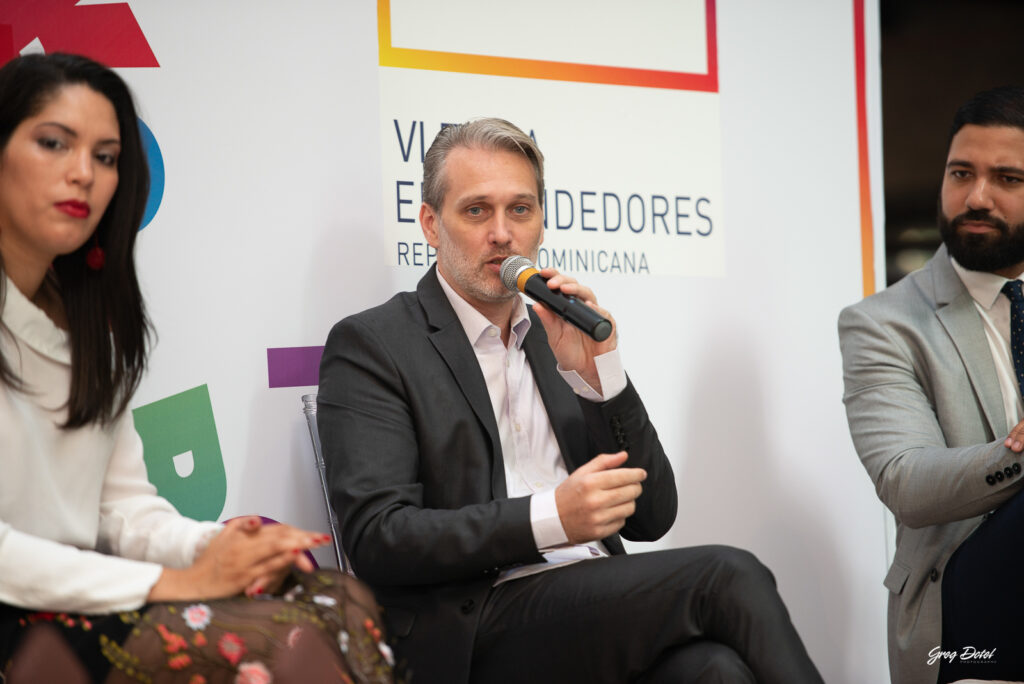 Cobertura de la feria emprendedores donde empresas y emprendedores mostraron sus innovaciones en este importante evento corporativo de la República Dominicana