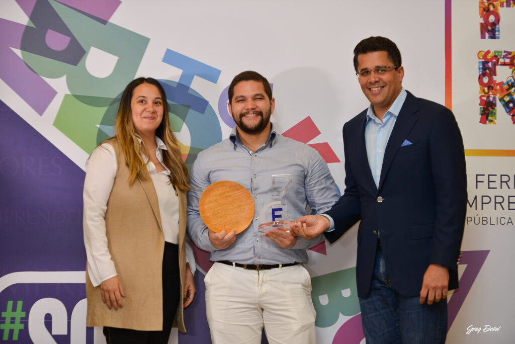 Cobertura de la feria emprendedores donde empresas y emprendedores mostraron sus innovaciones en este importante evento corporativo de la República Dominicana