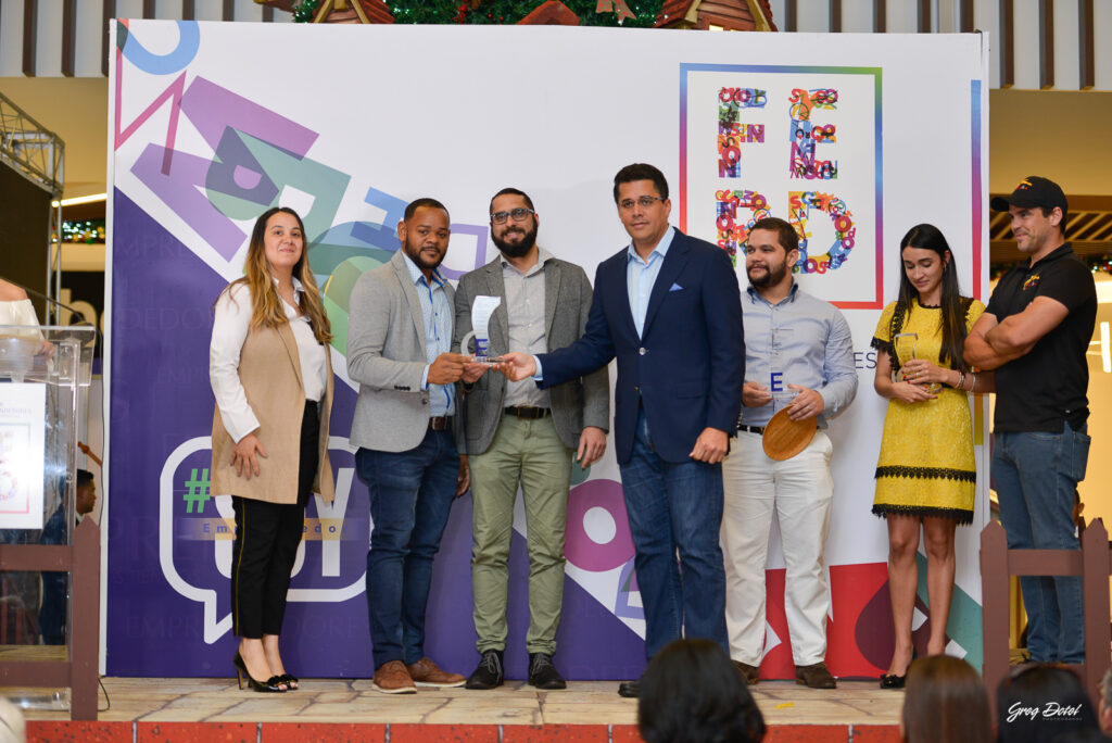 Cobertura de la feria emprendedores donde empresas y emprendedores mostraron sus innovaciones en este importante evento corporativo de la República Dominicana