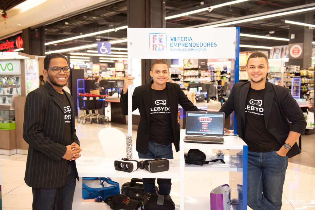 Cobertura del evento feria emprendedores 2019. Donde empresas y emprendedores mostraron sus innovaciones en este importante evento corporativo de la República Dominicana