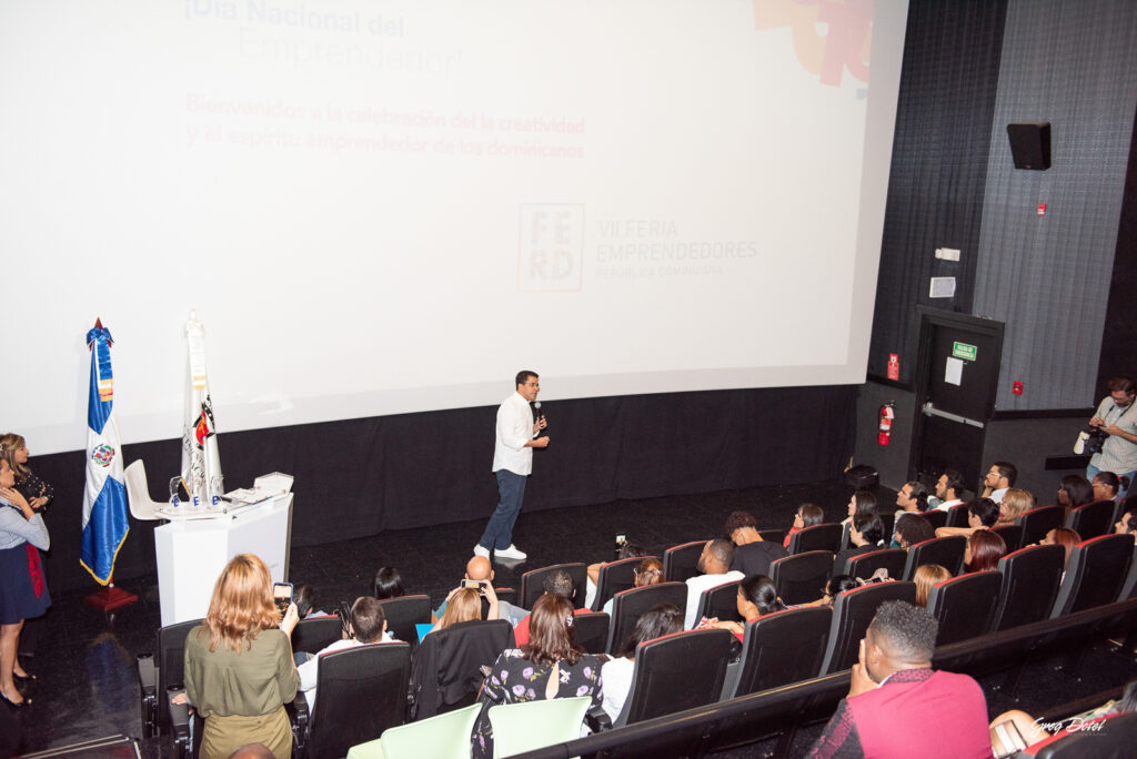 Cobertura del evento feria emprendedores 2019. Donde empresas y emprendedores mostraron sus innovaciones en este importante evento corporativo de la República Dominicana