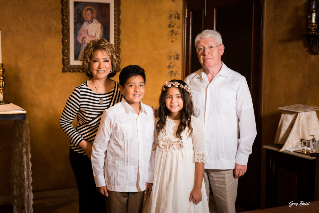 Fotos de la primera comunión de María José y Mateo en Santo Domingo, República Dominicana por el fotógrafo Greg Dotel