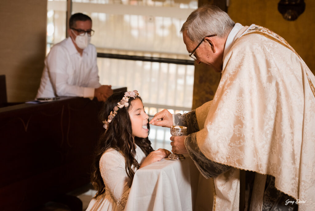 Fotos de la primera comunión de María José y Mateo en Santo Domingo, República Dominicana por el fotógrafo Greg Dotel