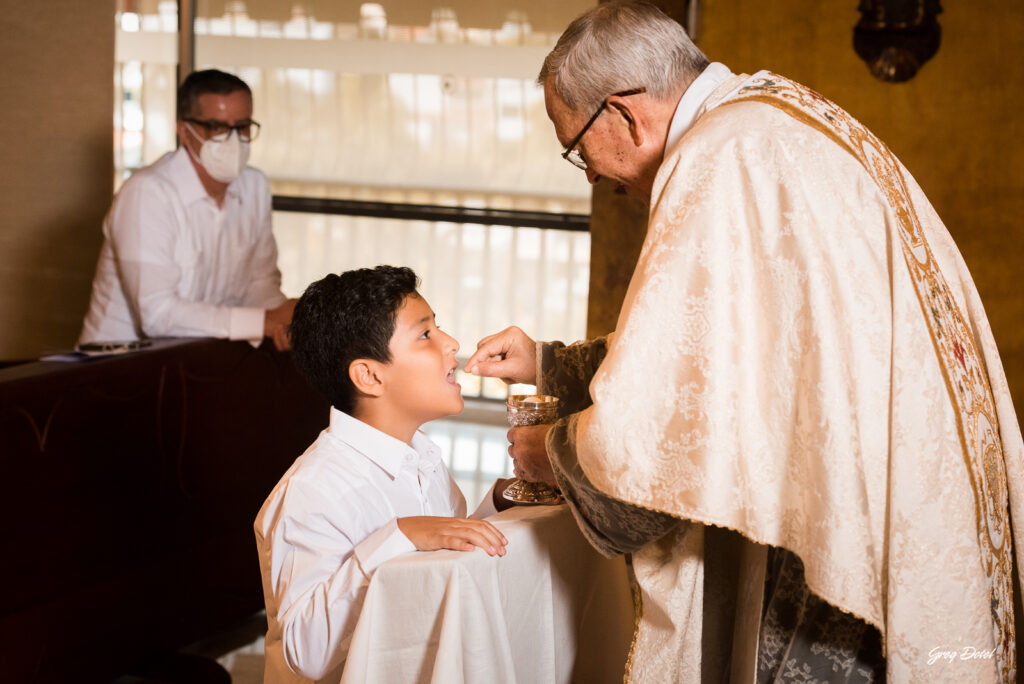 Fotos de la primera comunión de María José y Mateo en Santo Domingo, República Dominicana por el fotógrafo Greg Dotel