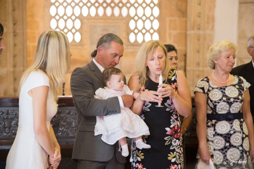 Fotos del Bautizo de la familia Abaunza celebrado en la Catedral Primada de Ámerica en Santo Domingo República Dominicana por el fotógrafo Greg Dotel