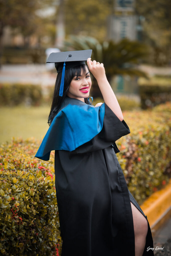 Sesión de fotos en la Universidad Autónoma de Santo Domingo - UASD de la graduación de Luisanny, República Dominicana