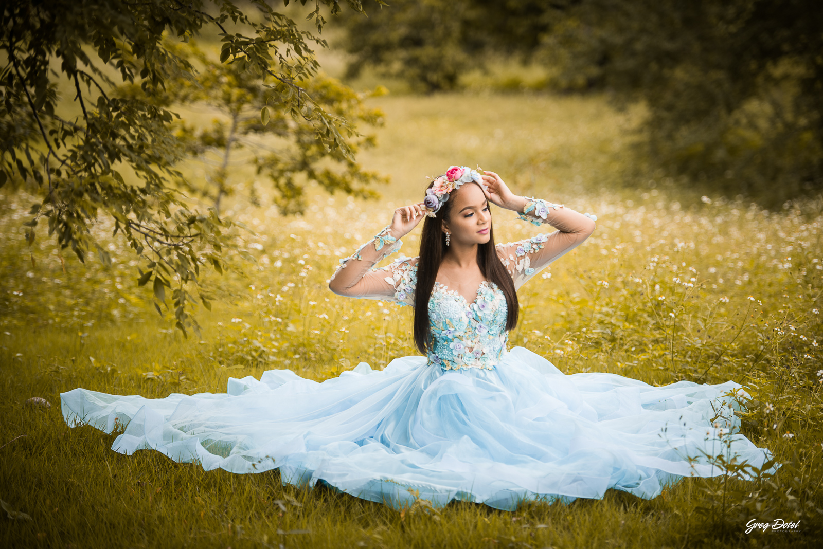 The 10 Best Poses for Quinceanera Photos - Greg Dotel Photography - EN