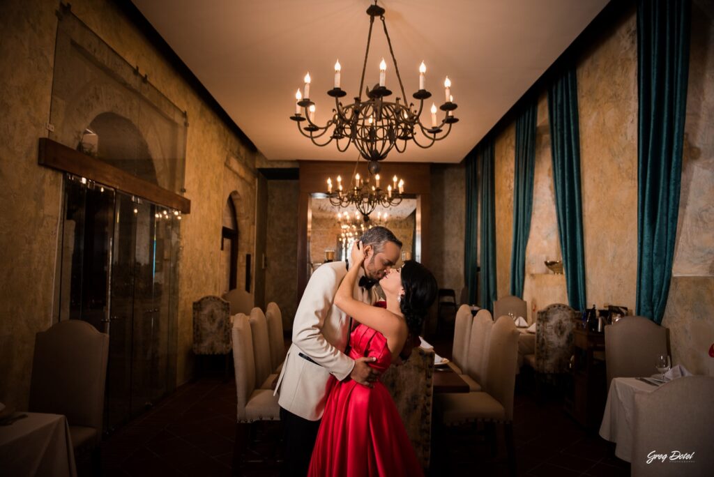 Sesión de fotos de la pre boda de Eva y Ricardo en el Hostal Nicolas de Ovando en la Zona Colonial de Santo Domingo, República Dominicana