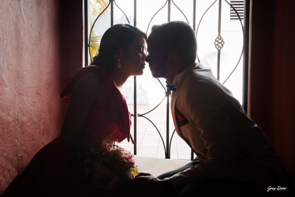 Sesión de fotos de la pre boda de Eva y Ricardo en el Hostal Nicolas de Ovando en la Zona Colonial de Santo Domingo, República Dominicana