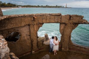 Fotografo dominicano realizó sesión de novios o preboda en la playa de Sans Souci en la ciudad de Santo Domingo, República Dominicana