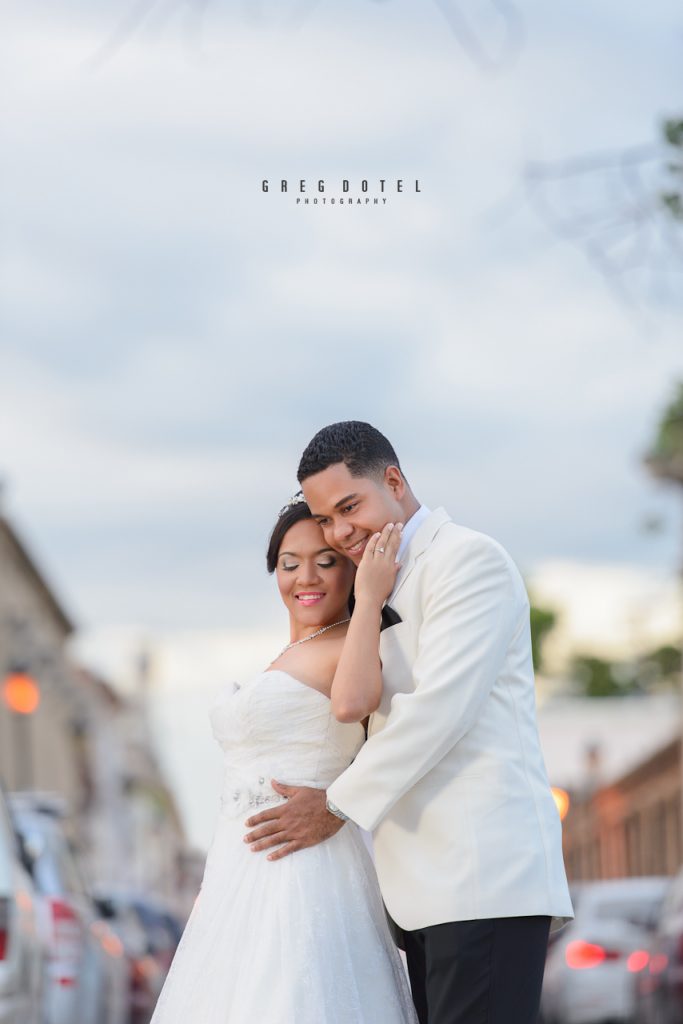 Sesion de fotos de novios y pre boda en Santo Domingo, República Dominican por el fotógrafo dominicano Greg Dotel Photography