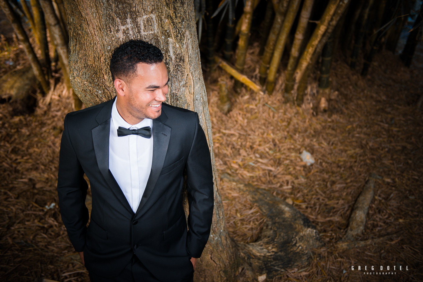 Sesión de fotos de novios y pre boda en el Parque Mirador Norte de Santo Domingo, República Dominicana por el fotógrafo dominicano Greg Dotel Photography