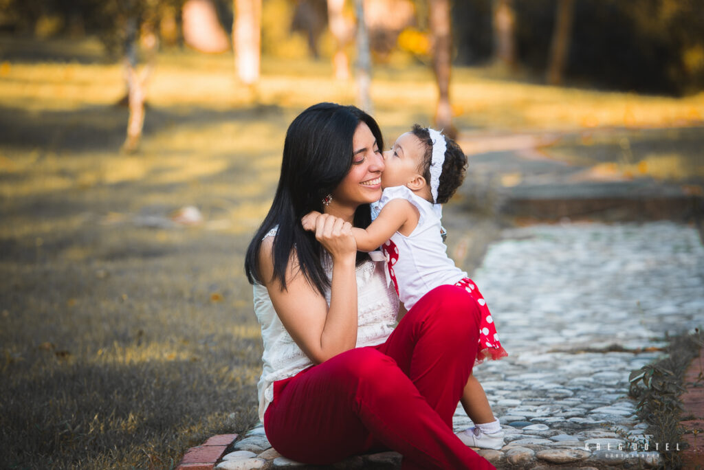 Sesión de fotos de niños por motivos de cumpleaños en el jardin botanico de Santo Domingo