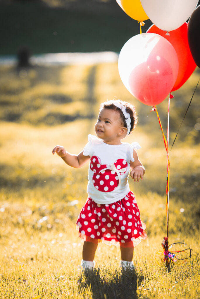 Sesión de fotos de niños por motivos de cumpleaños en el jardin botanico de Santo Domingo