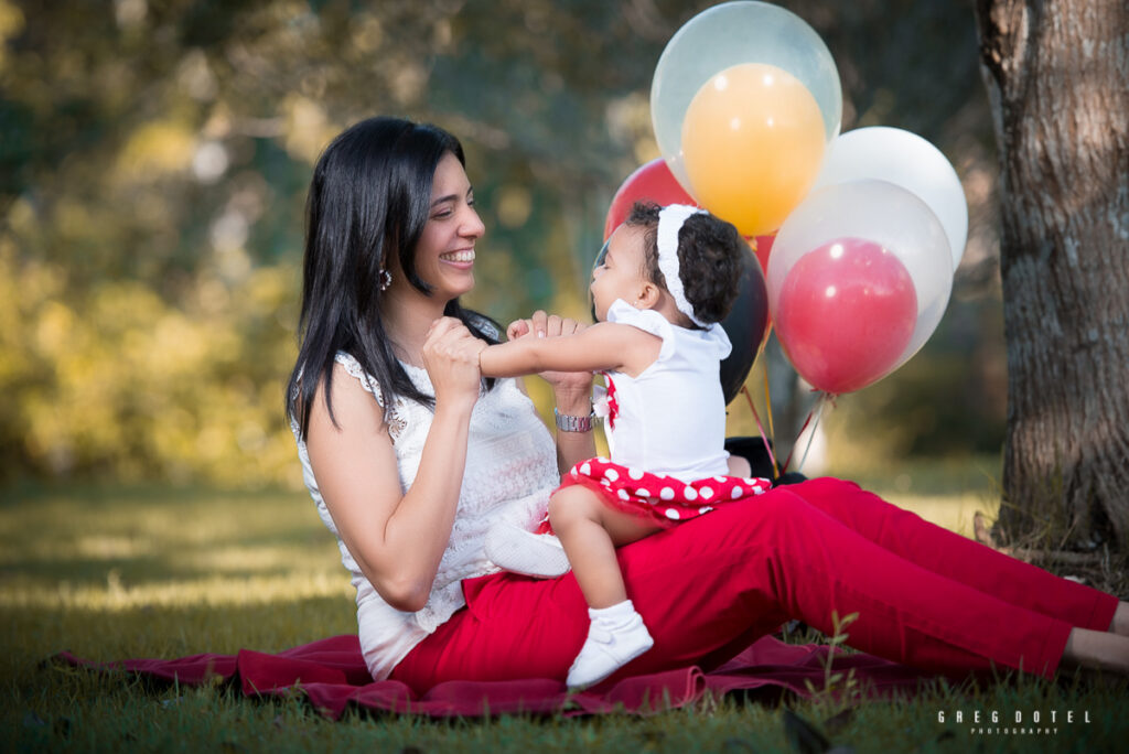 Sesión de fotos de niños por motivos de cumpleaños en el jardin botanico de Santo Domingo