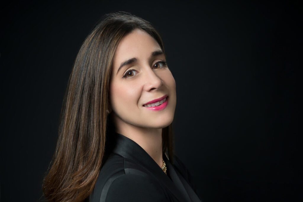 Retratos corporativos a Lisa Morel en estudio fotográfico en Santo Domingo Republica Dominicana