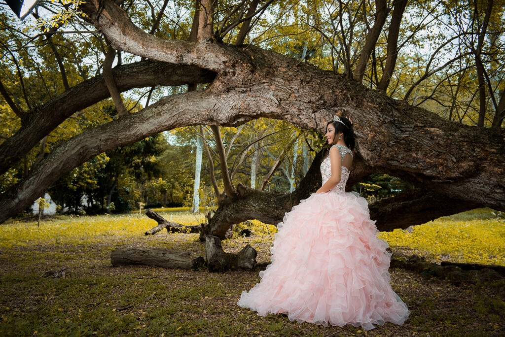 Sesión de fotos de Quinceañera en sus 15 años en el Jardín Botánico de Santo Domingo, República Dominicana