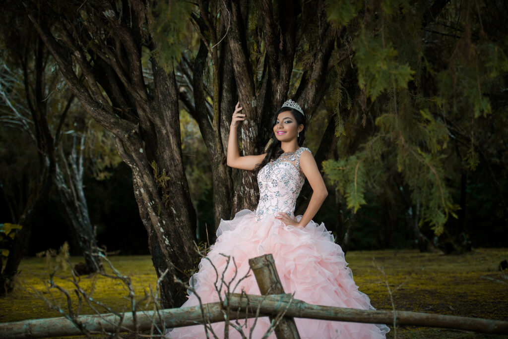 Sesión de fotos de Quinceañera en sus 15 años en el Jardín Botánico de Santo Domingo, República Dominicana