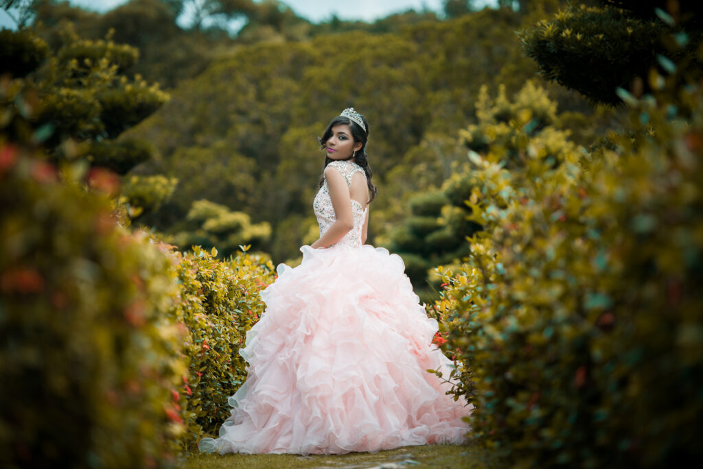 Sesión de fotos de Quinceañera en sus 15 años en el Jardín Botánico de Santo Domingo, República Dominicana