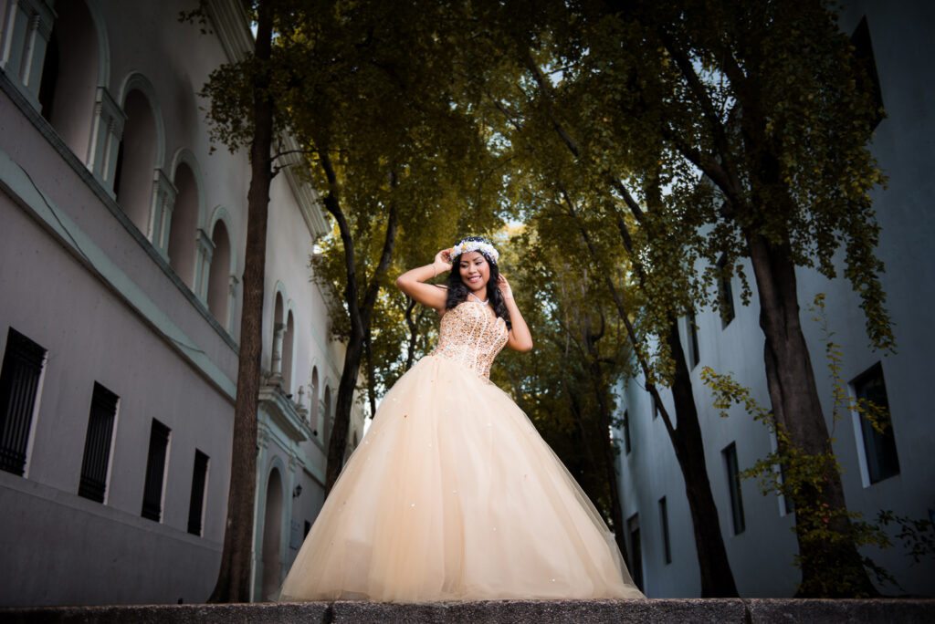 Sesión de fotos de la Quinceañera Deysi en sus 15 años en Zona Colonial de Santo Domingo, República Dominicana