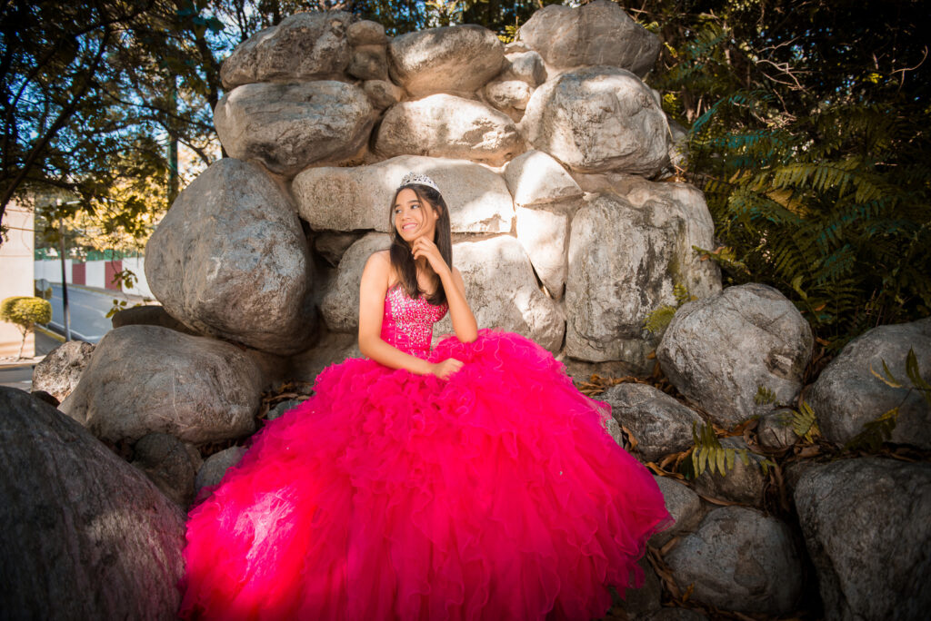 Sesión de fotos de quinceañera a Larymar en el Parque Mirador Sur de Santo Domingo, República Dominicana