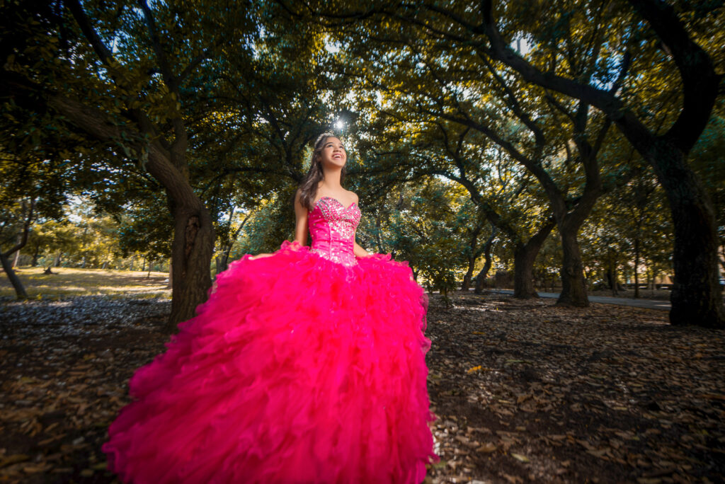 Sesión de fotos de quinceañera a Larymar en el Parque Mirador Sur de Santo Domingo, República Dominicana