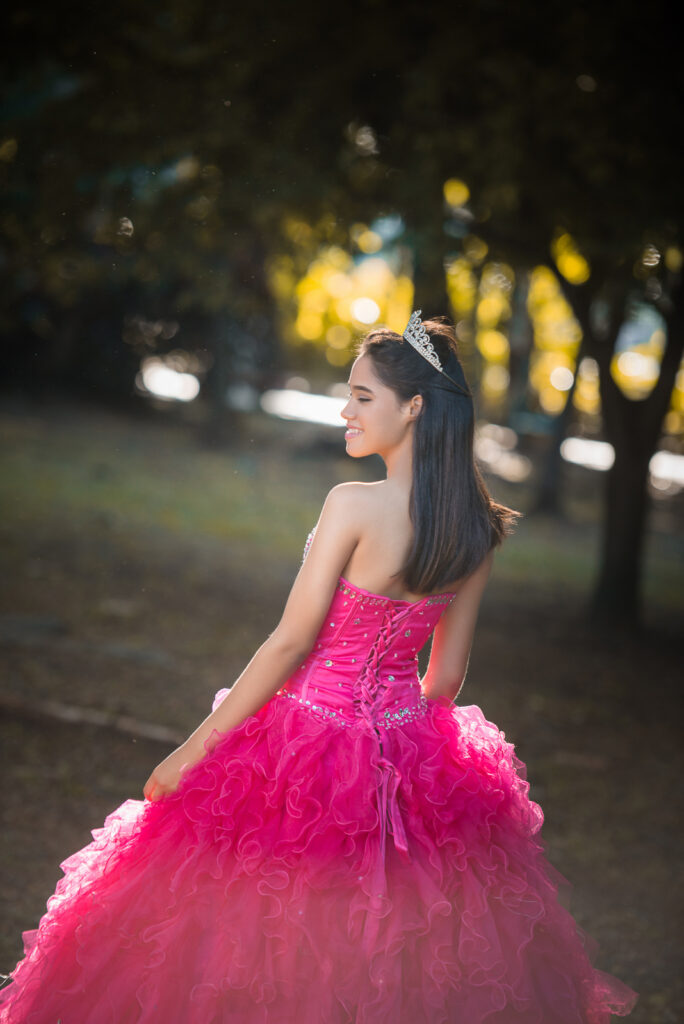 Sesión de fotos de quinceañera a Larymar en el Parque Mirador Sur de Santo Domingo, República Dominicana