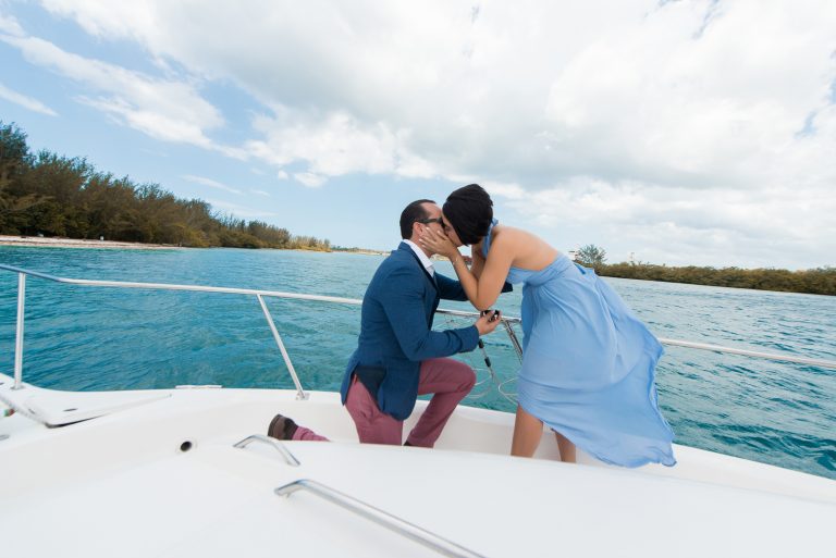 Linda Propuesta de matrimonio a Alejandrina por su novio Abel en la Isla La Piedra en Boca Chica, República Dominicana