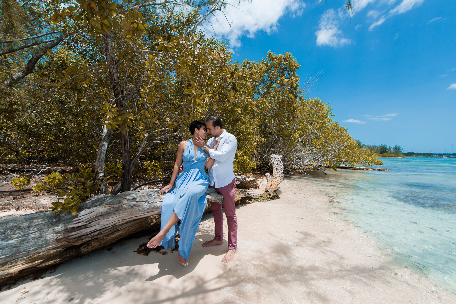 Linda Propuesta de matrimonio a Alejandrina por su novio Abel en la Isla La Piedra en Boca Chica, República Dominicana