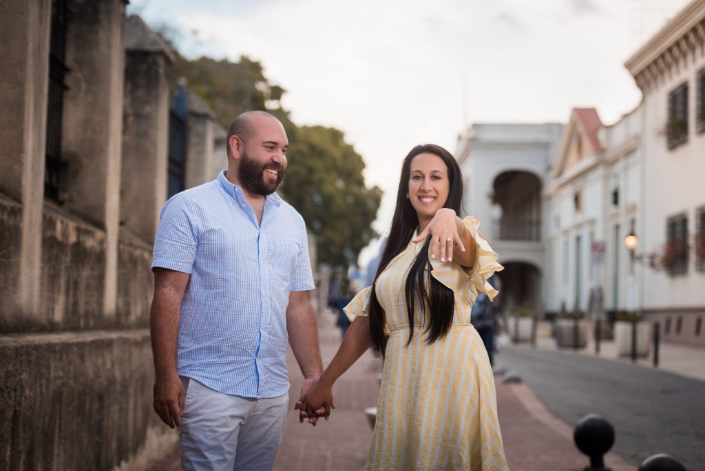 Linda propuesta de matrimonio de Chris a su novia Tali en la Zona Colonial de Santo Domingo, República Dominicana