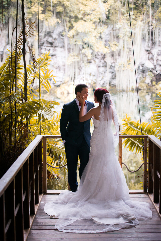 Sesión de novios Enmanuel y Suly por el fotografo dominicano Greg Dotel en el Parque los 3 Ojos de Santo Domingo Este