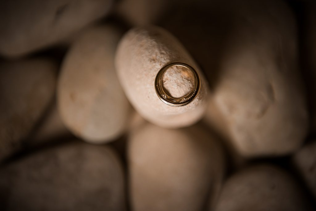 Fotos de anillos de bodas en Republica Dominicana por el fotografo dominicano Greg Dotel Photography
